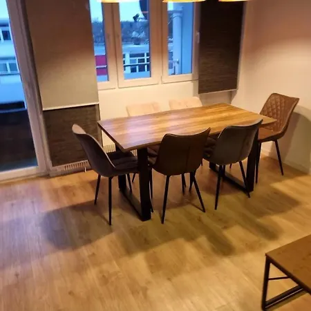 Apartment Modernes Fuer 4 -8 Gaeste. Bonn